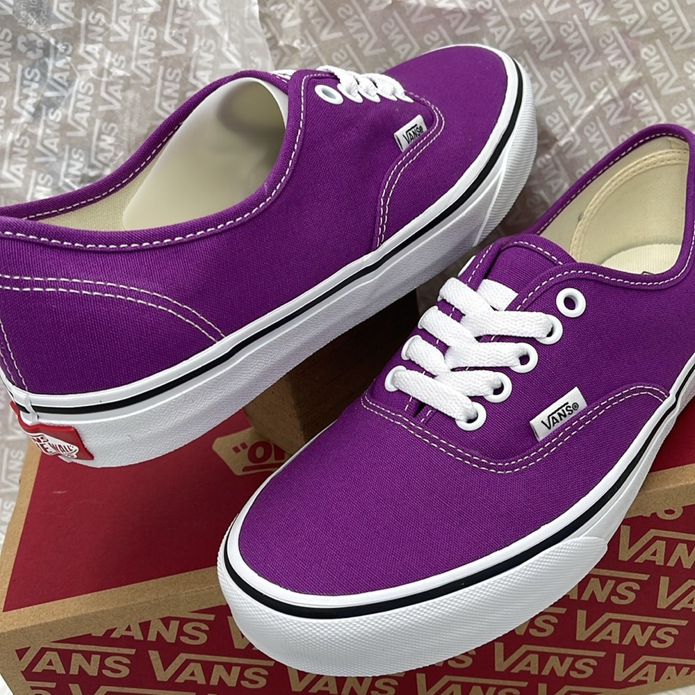 Vans Men’s Purple Canvas Sneakers Waffle Sole Authentic
Color Theory Willow herb - Picture 10 of 16